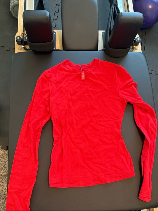 SKIMS Tops - COTTON JERSEY LONG SLEEVE T-SHIRT | RED